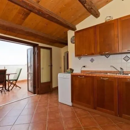 Terrasse Des Zentrums Cefalu